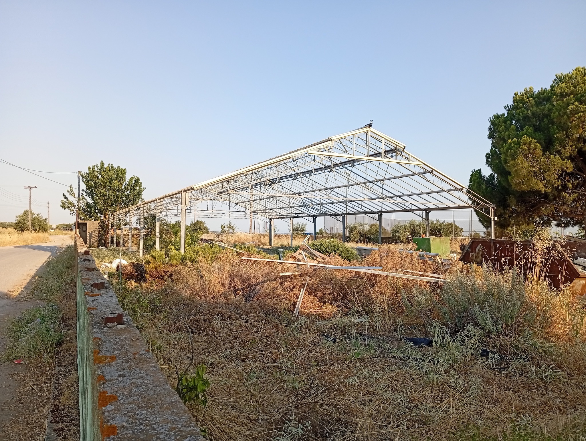 Γκρεμίστηκε το σχολικό θερμοκήπιο της Επανομής για τα “μάτια” ενός γυμναστηρίου τραμπολίνο-Εξηγήσεις Μαγαρίτη (ΒΙΝΤΕΟ)