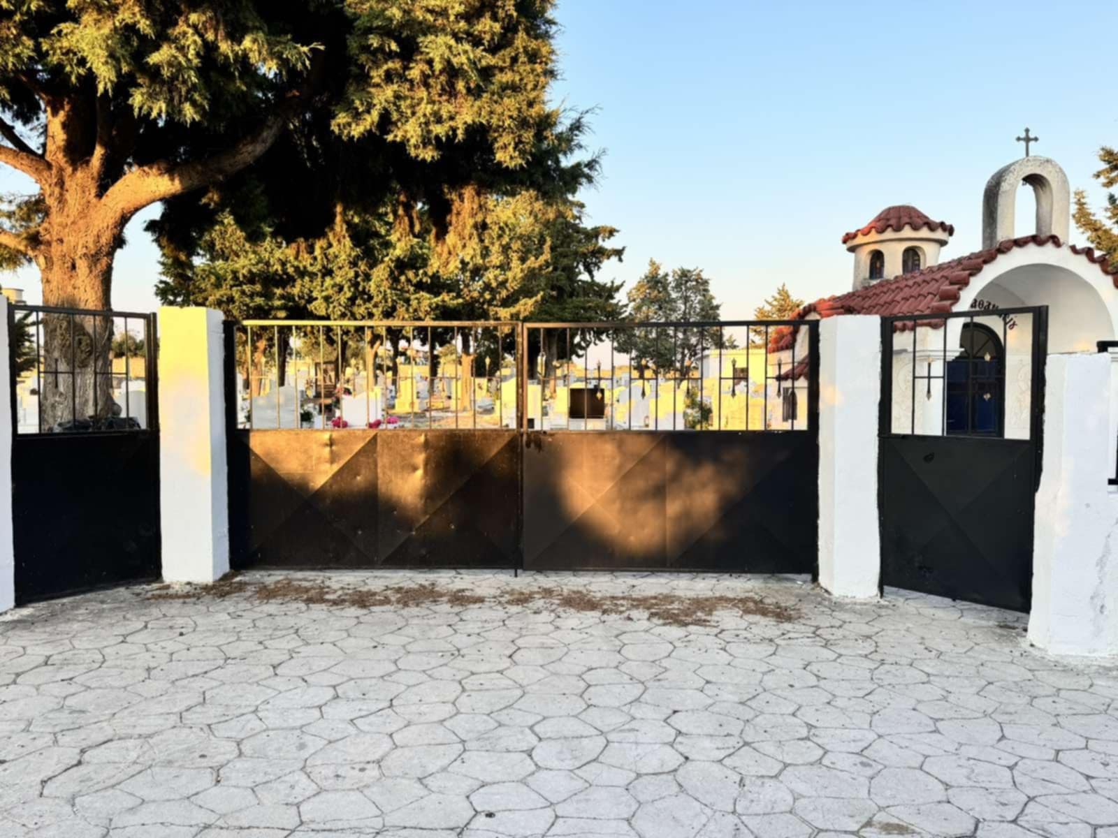 Απορίες και αντιδράσεις για τα μαζικά ειδοποιητήρια εκταφών στα Κοιμητήρια Αγγελοχωρίου (ΦΩΤΟΡΕΠΟΡΤΑΖ)