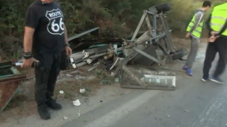 Επί τόπου στην Αγία Τριάδα: Εικόνες από την πρωινή καραμπόλα (ΦΩΤΟΡΕΠΟΡΤΑΖ+ΒΙΝΤΕΟ)