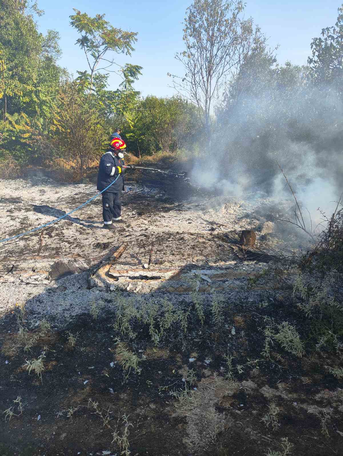 Κατασβέστηκε φωτιά στην Αγία Τριάδα
