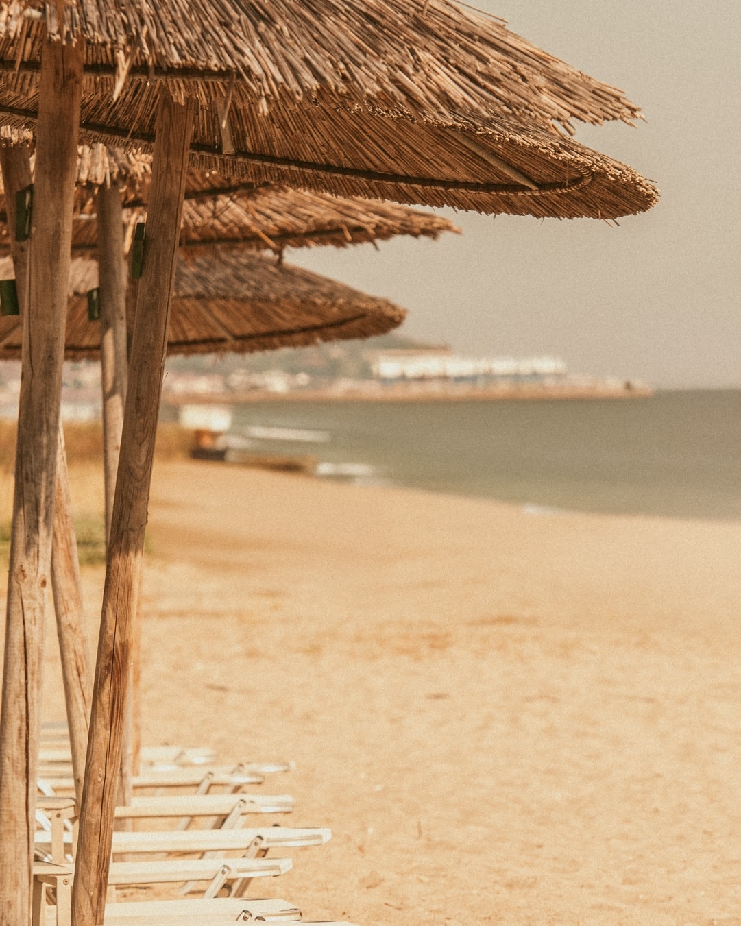 Riviera: Your office for today – oh wait! Όχι άλλο office, καλοκαίρι μόνο!