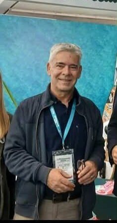 Αυτός είναι ο Γιώργος, ο αντιδήμαρχος που γράφει όλη μέρα στο facebook