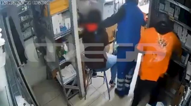 ΒΙΝΤΕΟ ΣΟΚ: Ληστές μπούκαραν και άδειασαν κατάστημα με κινητά τηλέφωνα