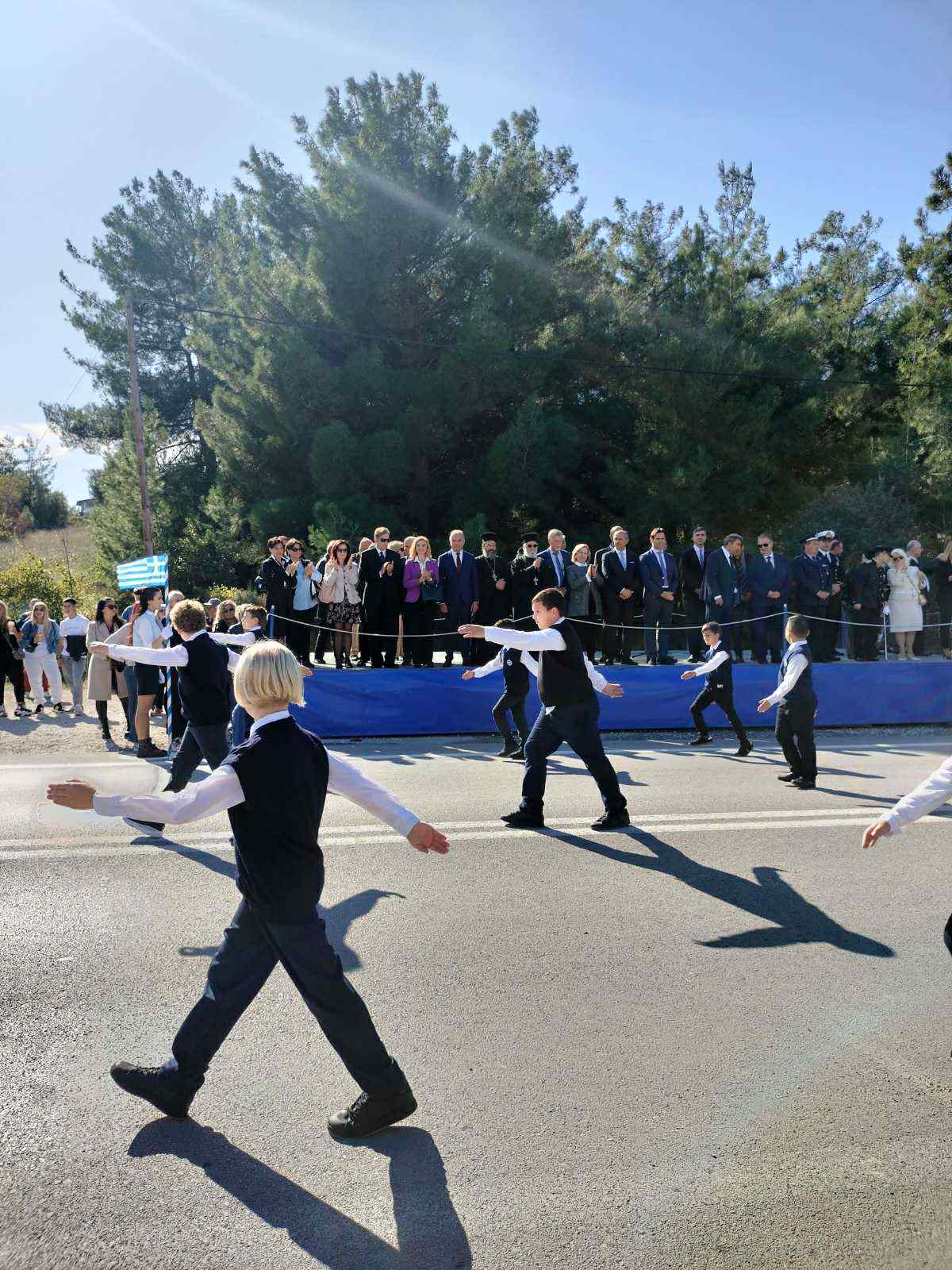 Η Περαία τίμησε την 28η Οκτωβρίου-Λαμπρή παρέλαση και κατάθεση στεφάνων (ΦΩΤΟΡΕΠΟΡΤΑΖ)