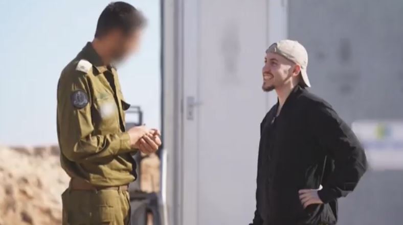 Ιστορικές στιγμές στο Ισραήλ: Ελεύθεροι μετά από δύο χρόνια οι όμηροι της Χαμάς (BINTEO)