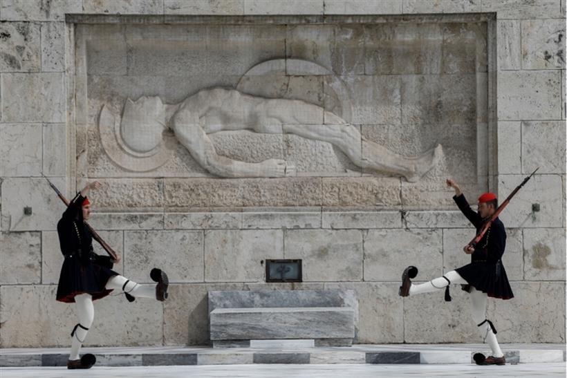 “Ακτιβισμοί, τσαντίρια και ταμπέλες δεν θα επιτρέπονται στον Άγνωστο Στρατιώτη”