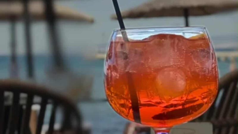 Το δοκιμάσατε; Δροσερό, ανάλαφρο και γεμάτο χρώμα, το Aperol Spritz στο PASO!