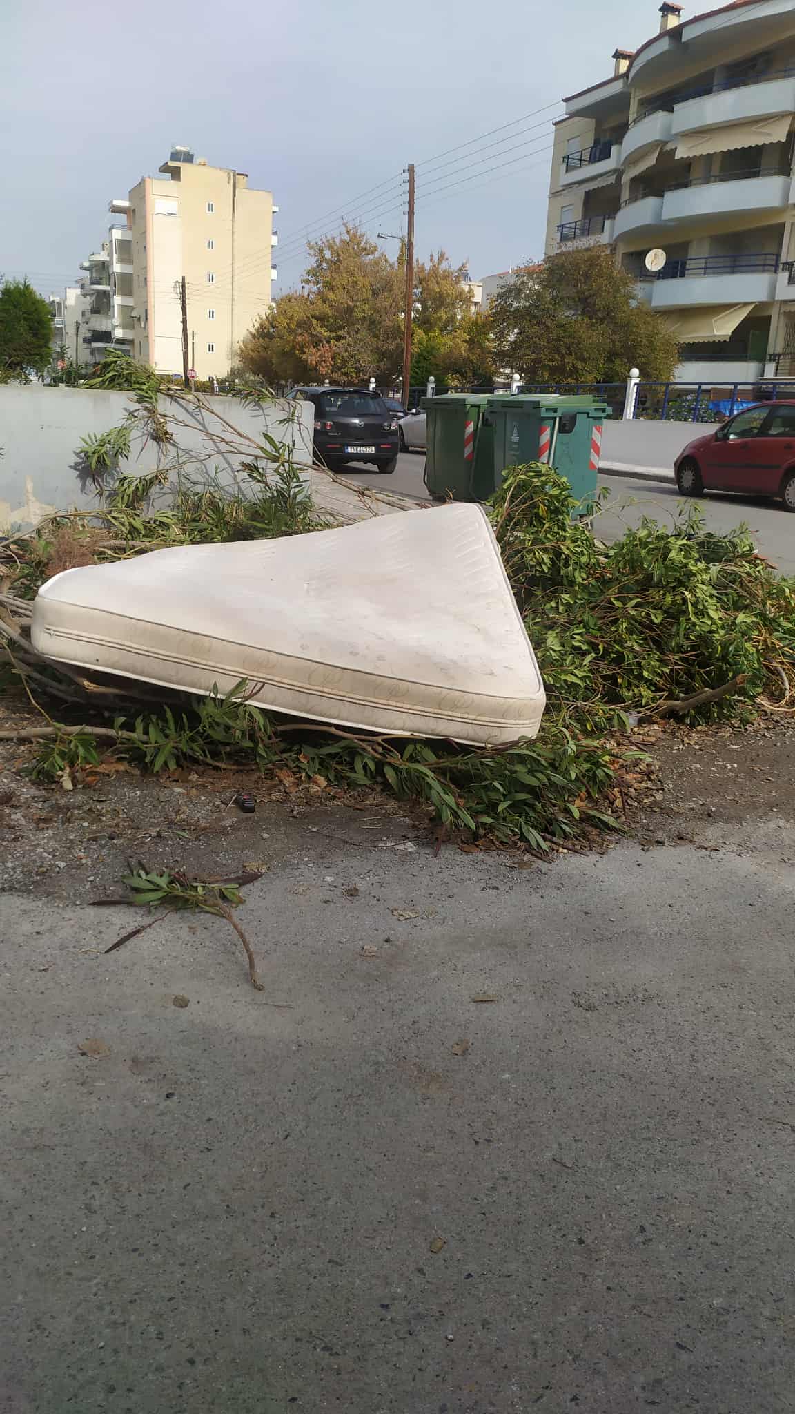 Περαία- Ν. Επιβάτες- Αγ.Τριάδα: “Καθαρίζει η νύφη όσα βλέπει η πεθερά” (ΦΩΤΟΡΕΠΟΡΤΑΖ)