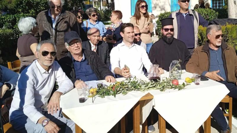 Αμηχανία Τζέκου… Στο ίδιο τραπέζι με Χαρμάνα, Κουμπαρούλη και Πάλλα