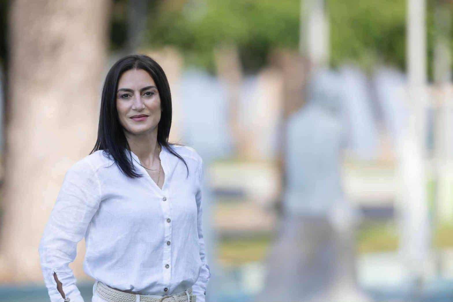 “Συμπαραστάτης του Δημότη”: “Υπόγεια” στήριξη Τζέκου σε Αγγελική Κανούλα