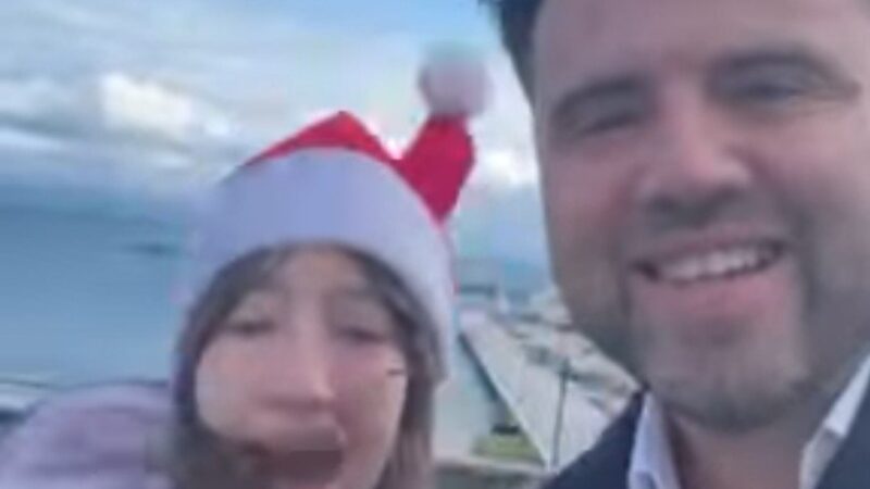 Ο Στέλιος Σαραφίδης μας εύχεται “Καλά Χριστούγεννα” παρέα με την κόρη του! (ΒΙΝΤΕΟ)