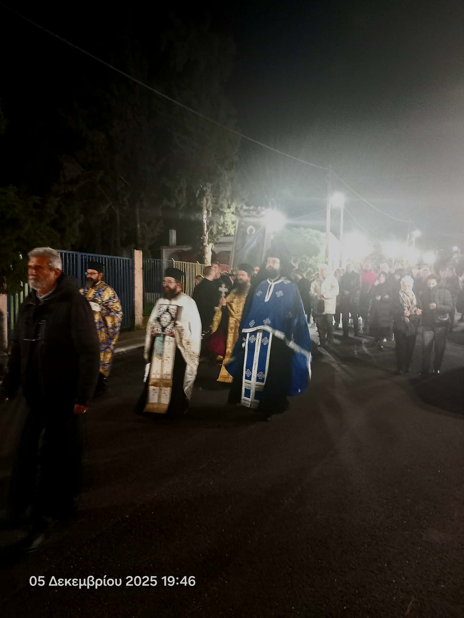 Με ευλάβεια η λιτανεία για τον Αη Νικόλα στο Αγγελοχώρι (ΦΩΤΟΡΕΠΟΡΤΑΖ)