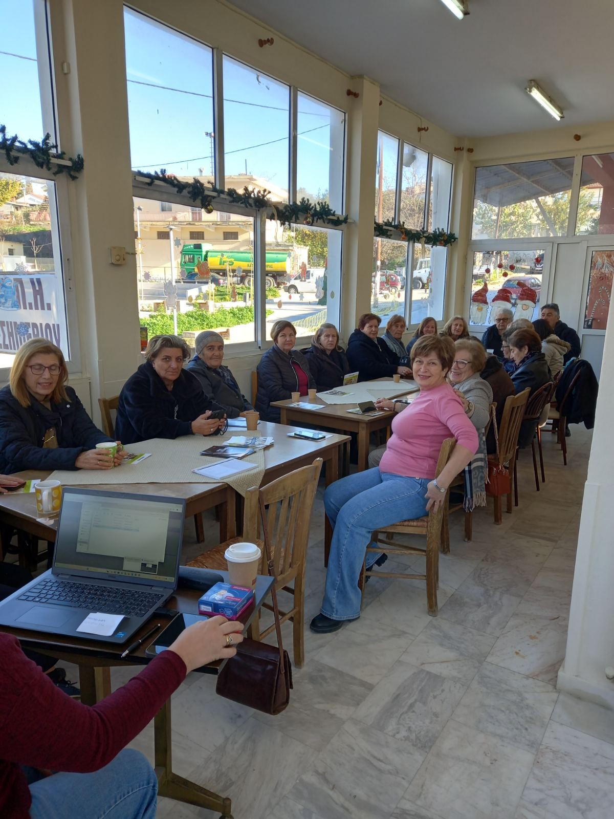 Εμβολιασμοί ενηλίκων στο Μεσημέρι (ΦΩΤΟΡΕΠΟΡΤΑΖ)
