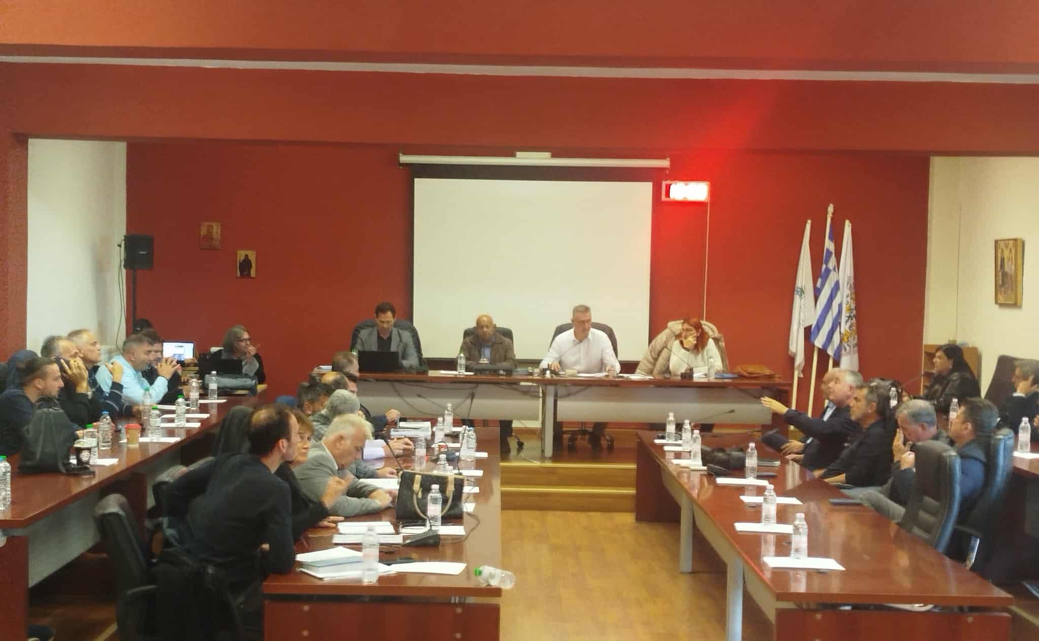 “Κρυφτούλι” Τζέκου με τα δημοτικά τέλη κρατώντας τα “παγωμένα” σε δυσβάσταχτα για τον πολίτη επίπεδα