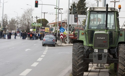 Ενταση στα Πράσινα Φανάρια με τους αγρότες-Επεισόδια με την Αστυνομία (ΒΙΝΤΕΟ)