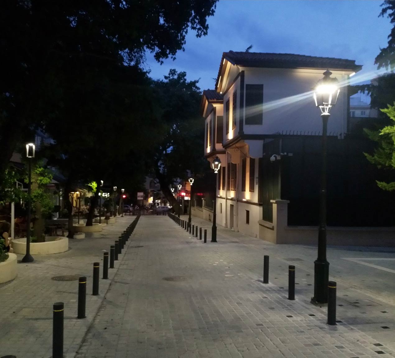 Επίθεση με μολότοφ στο Τουρκικό Προξενείο τα ξημερώματα (ΒΙΝΤΕΟ)