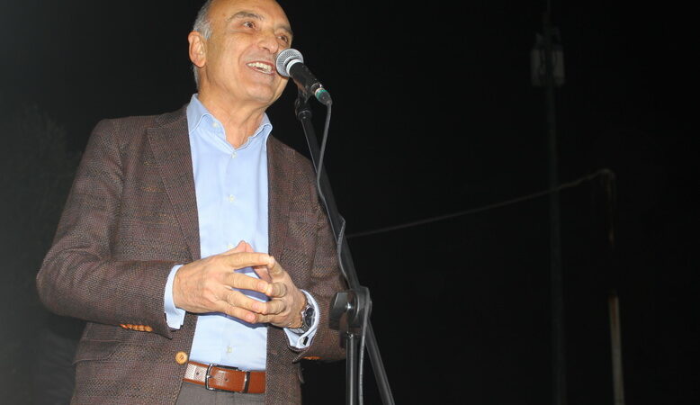 Τσαμασλής: ” Η σημερινή διοίκηση μαθαίνει στις πλάτες των δημοτών”