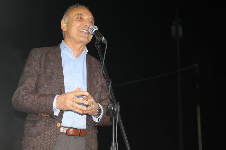 Τσαμασλής: ” Η σημερινή διοίκηση μαθαίνει στις πλάτες των δημοτών”