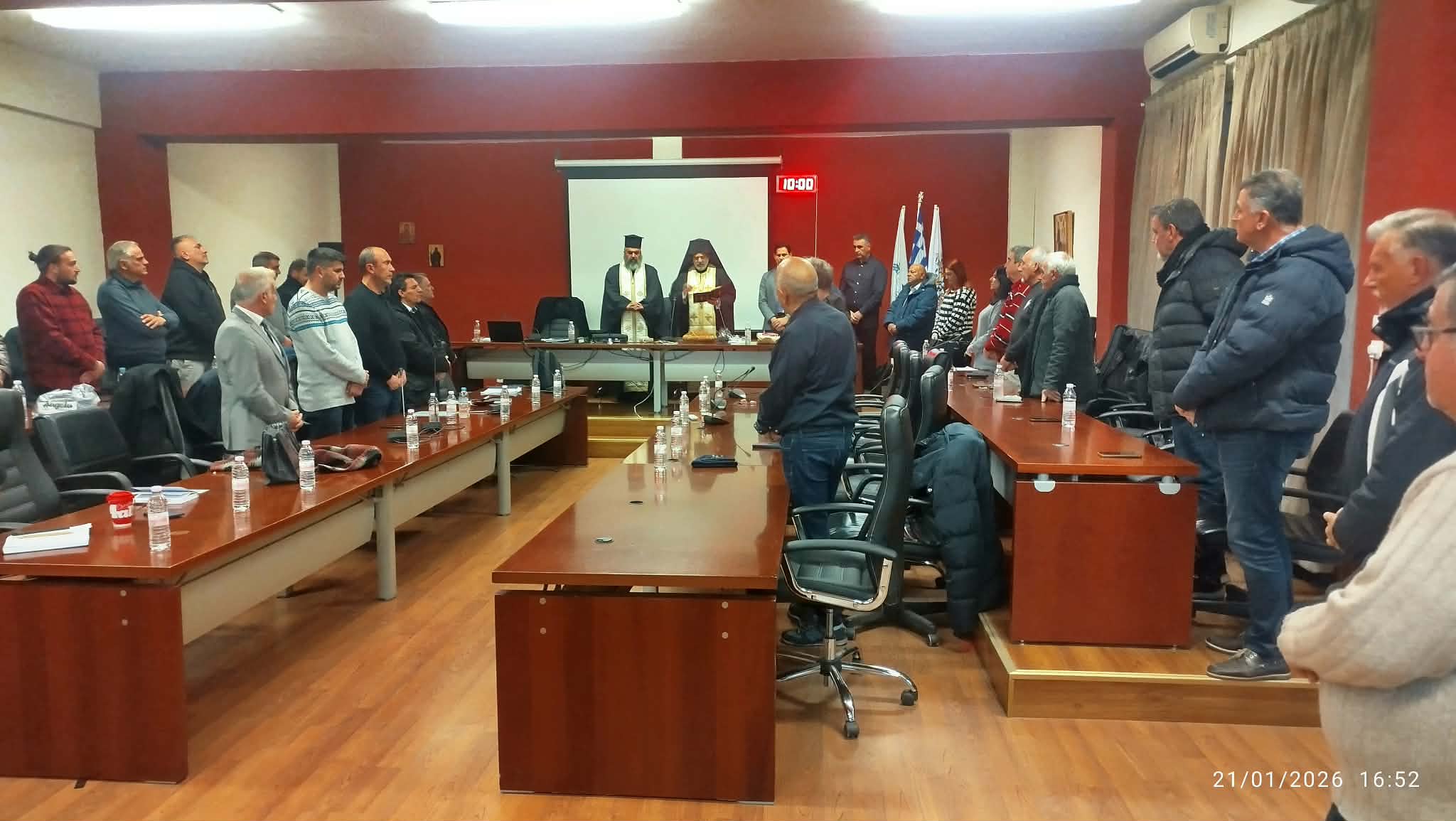 Εκοψε πίτα το Δημοτικό Συμβούλιο-Το φλουρί στον Νίκο Παράσχου! (ΒΙΝΤΕΟ)