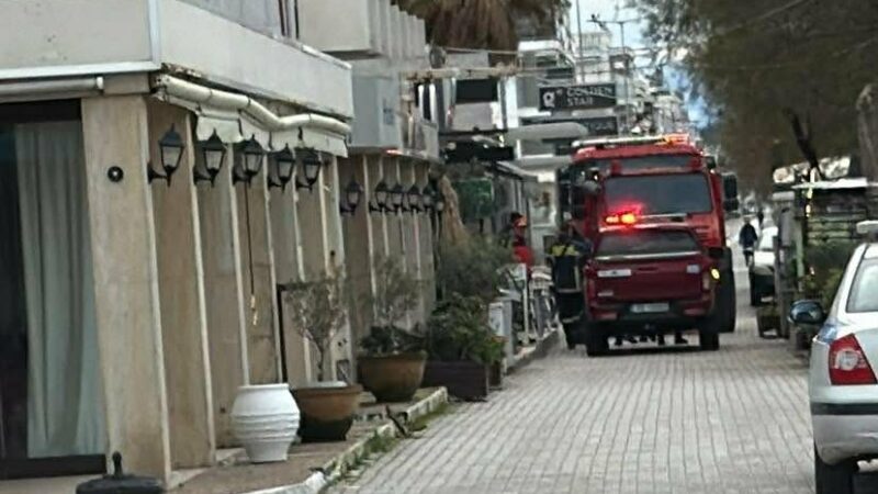 Φωτιά στη παραλία της Περαίας