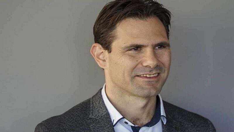“Απλας” δήμαρχος, προσέλαβε προσωπικό φωτογράφο (ΕΓΓΡΑΦΟ)