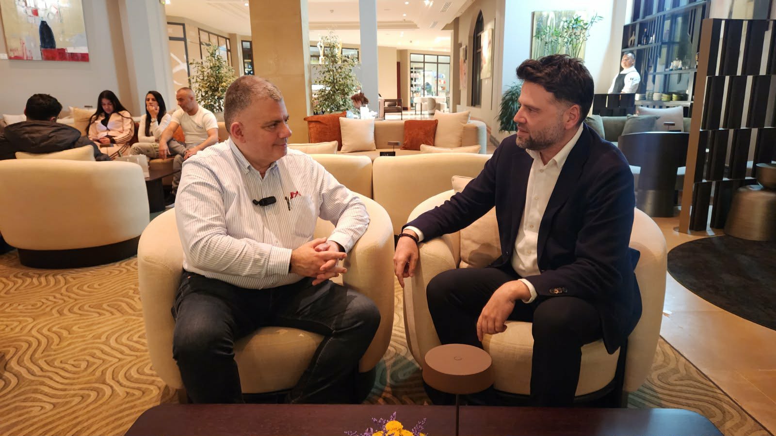 Συνάντηση Σαραφίδη-Παπαδόπουλου σε επιχειρηματικό φόντο