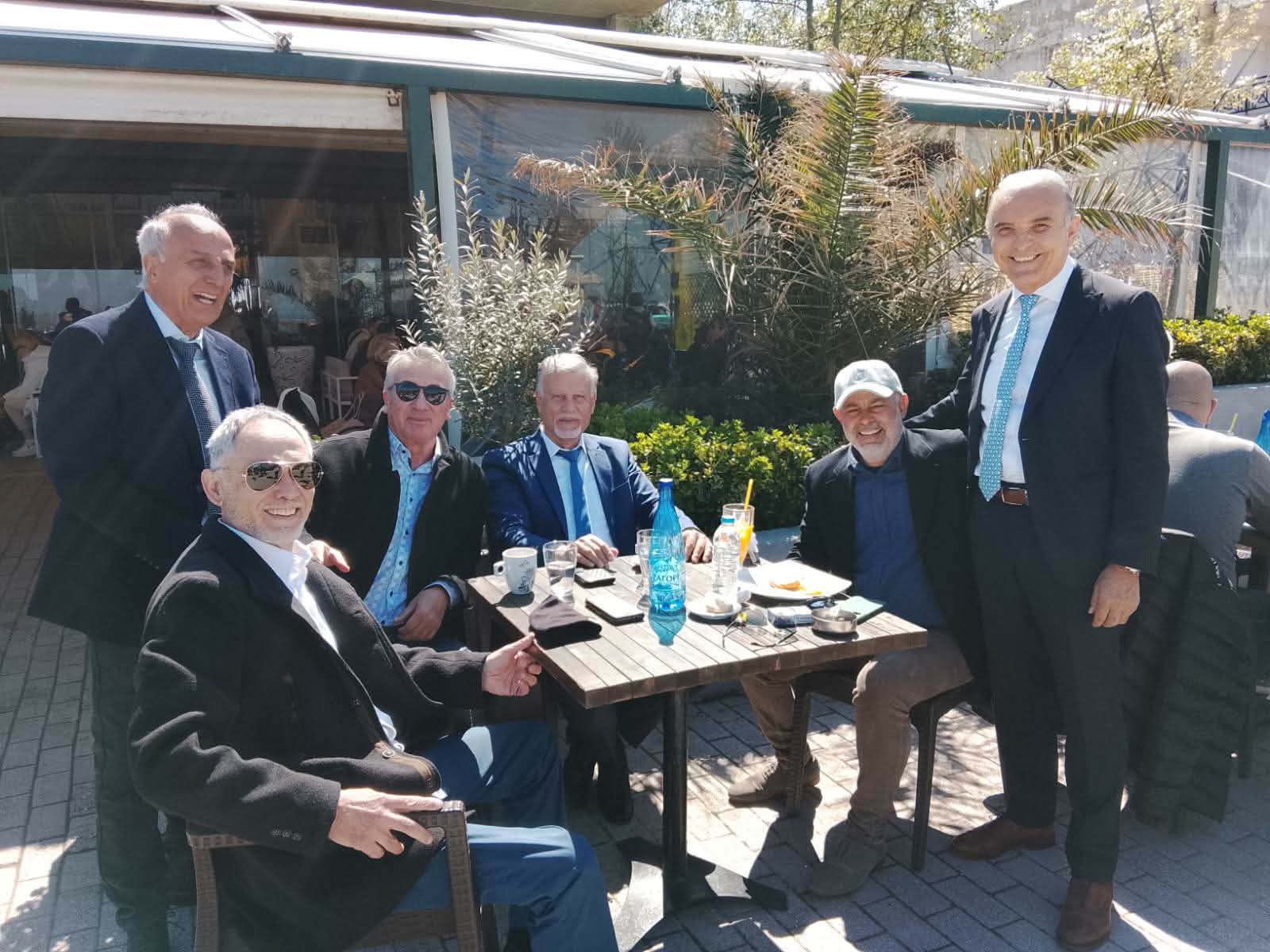 Πολιτικός εορταστικός καφές στους Ν. Επιβάτες