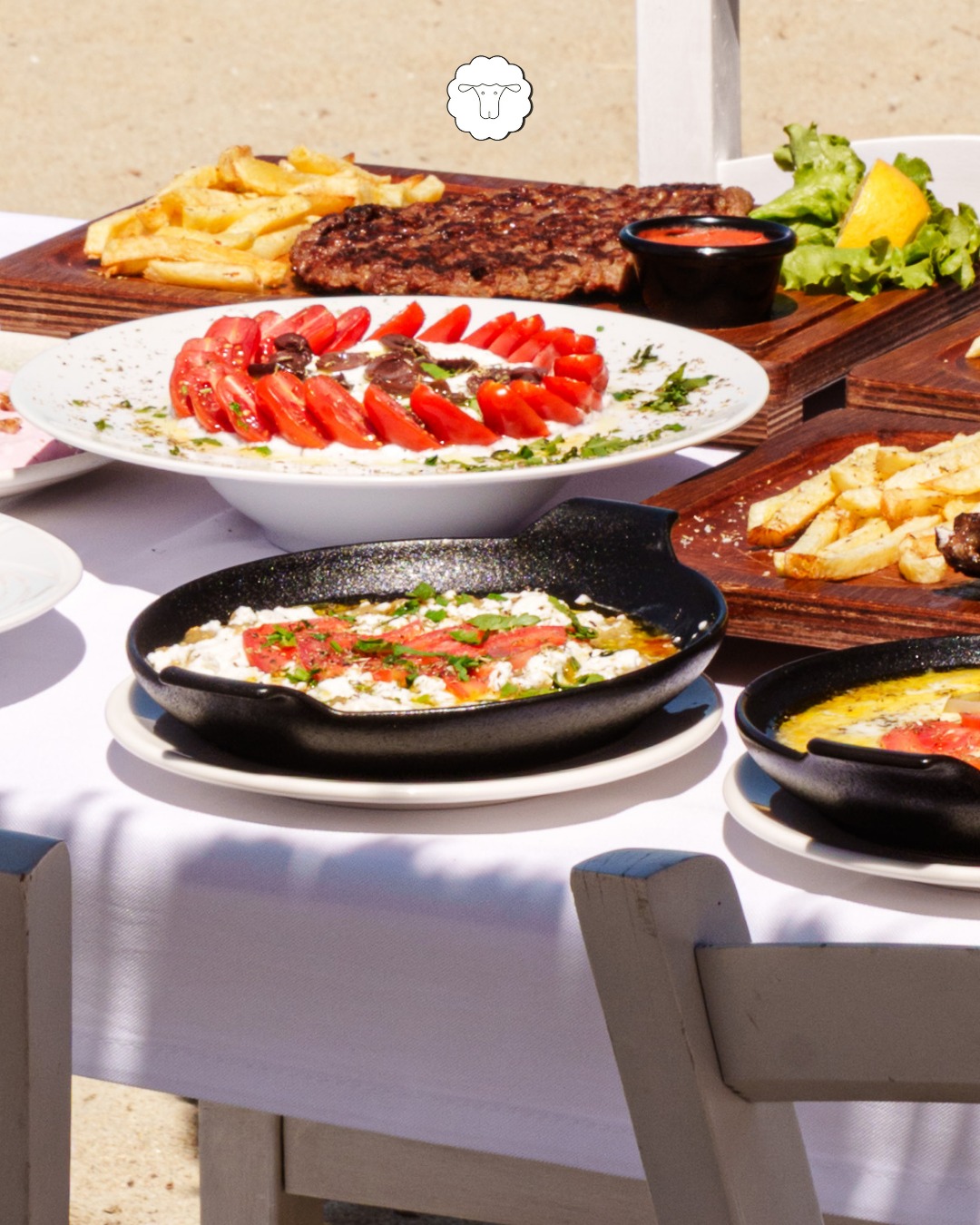 Προβατίνα: Έτσι στρώνεται η όρεξη!
