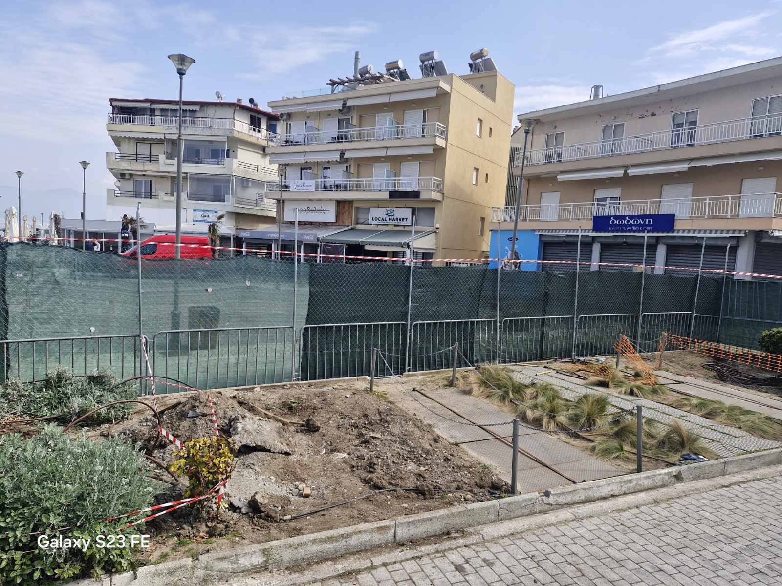 Για έναν μήνα κλειστή η πλατεία της Περαίας