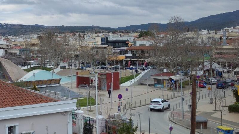 80χρονος γκρέμισε τράπεζα στη Θέρμη