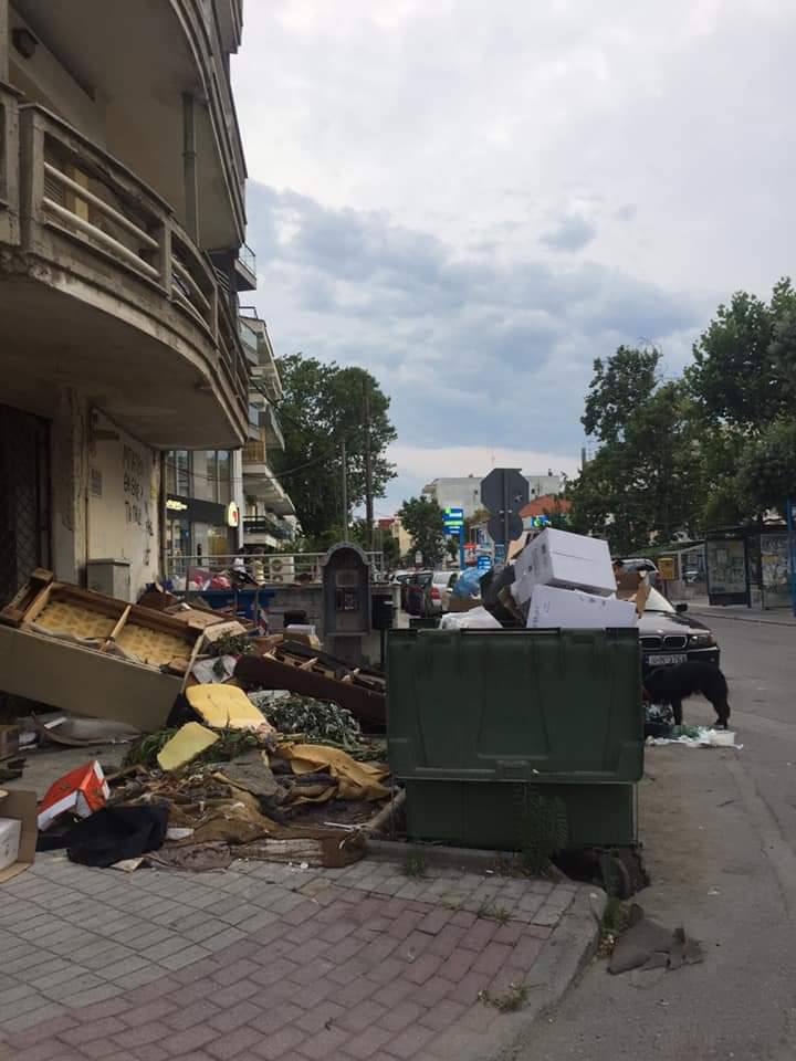Και κάτι ακόμη: Δεν περιμένουμε αιτήματα για να μαζέψουμε οτιδήποτε, τα μαζεύουμε πριν μας φωνάξουν…
