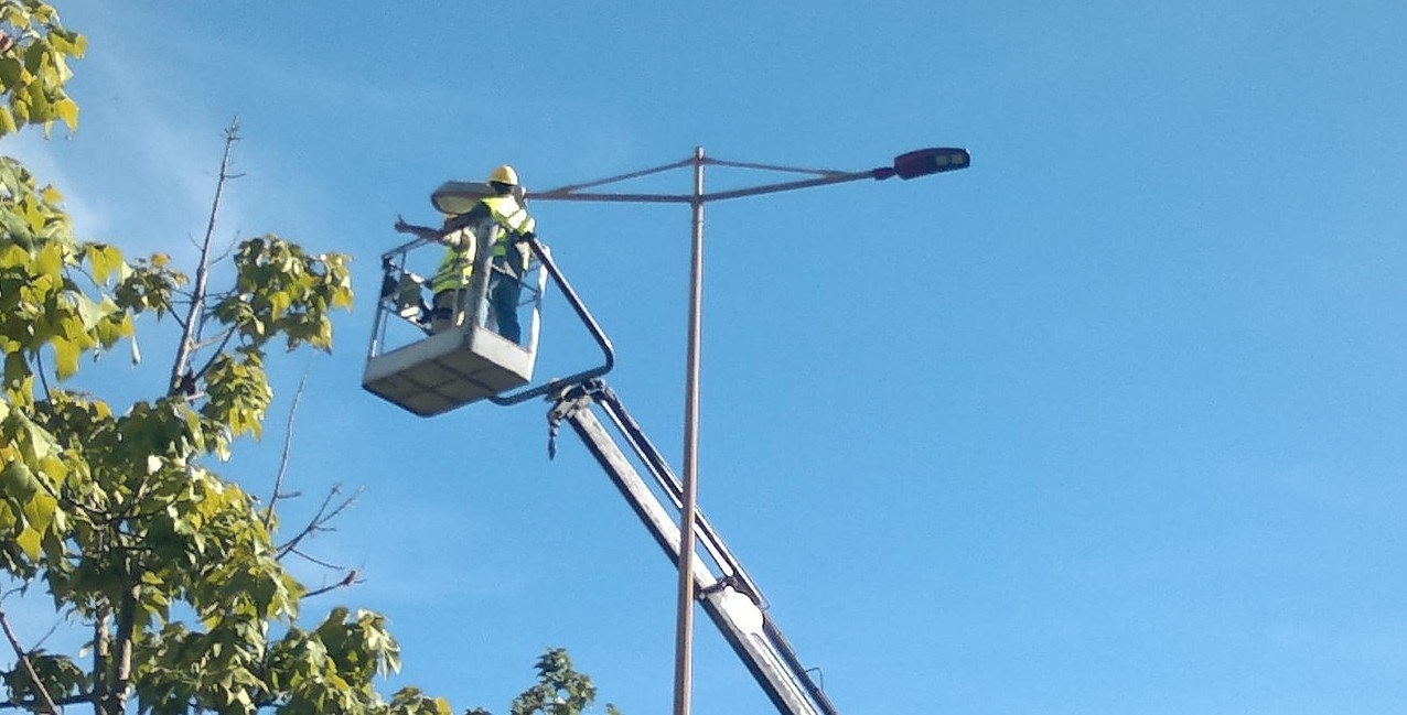 ΤΩΡΑ: Εργασίες συντήρησης οδικού ηλεκτροφωτισμού από το αεροδρόμιο έως τη διασταύρωση Τριλόφου – Επανομής.