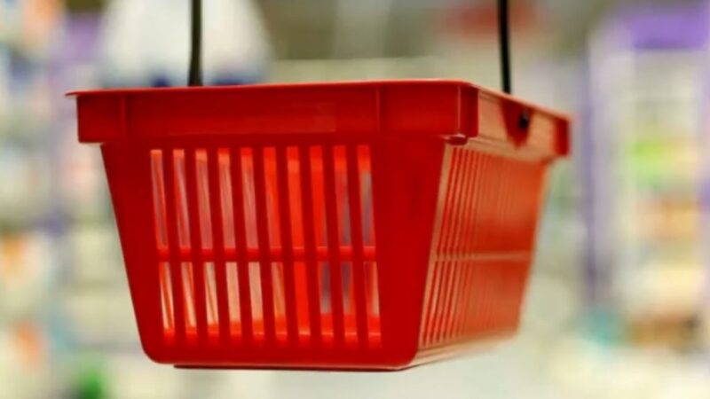 Οι επιπτώσεις του πολέμου στη Μέση Ανατολή στα ράφια των super market (ΒΙΝΤΕΟ)
