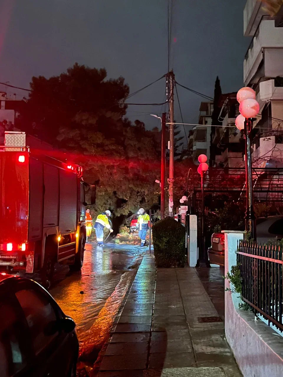 Νεκρός ένας άνδρας από την κακοκαιρία-Δύσκολη νύχτα πέρασε η νότια Ελλάδα