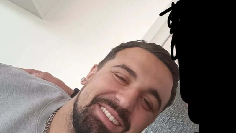 O Gio Kay ήρθε στη Μηχανιώνα και έφαγε μπουγάτσα! (ΒΙΝΤΕΟ)