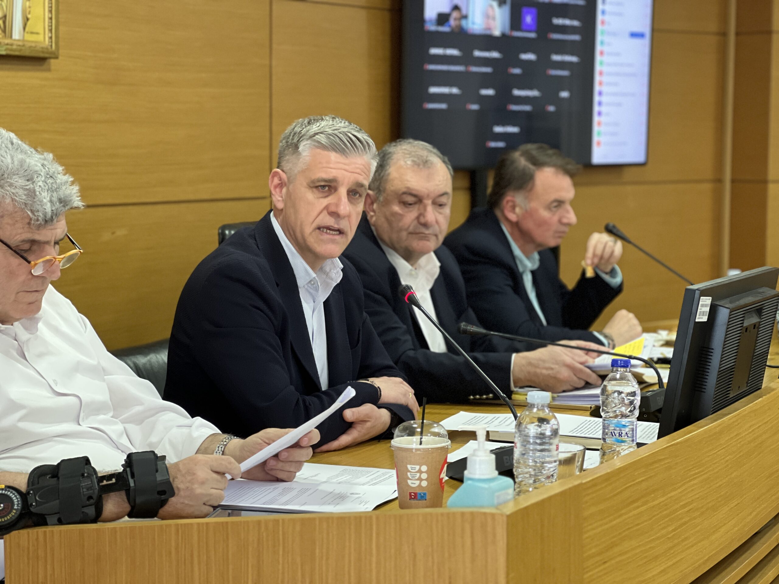 Τέλος στους παράνομους μπαζότοπους επιχειρεί να βάλει ο Γιουτίκας