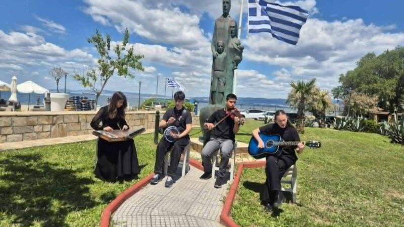 Περαία: Μουσική στη πλατεία Μνήμης (ΒΙΝΤΕΟ)