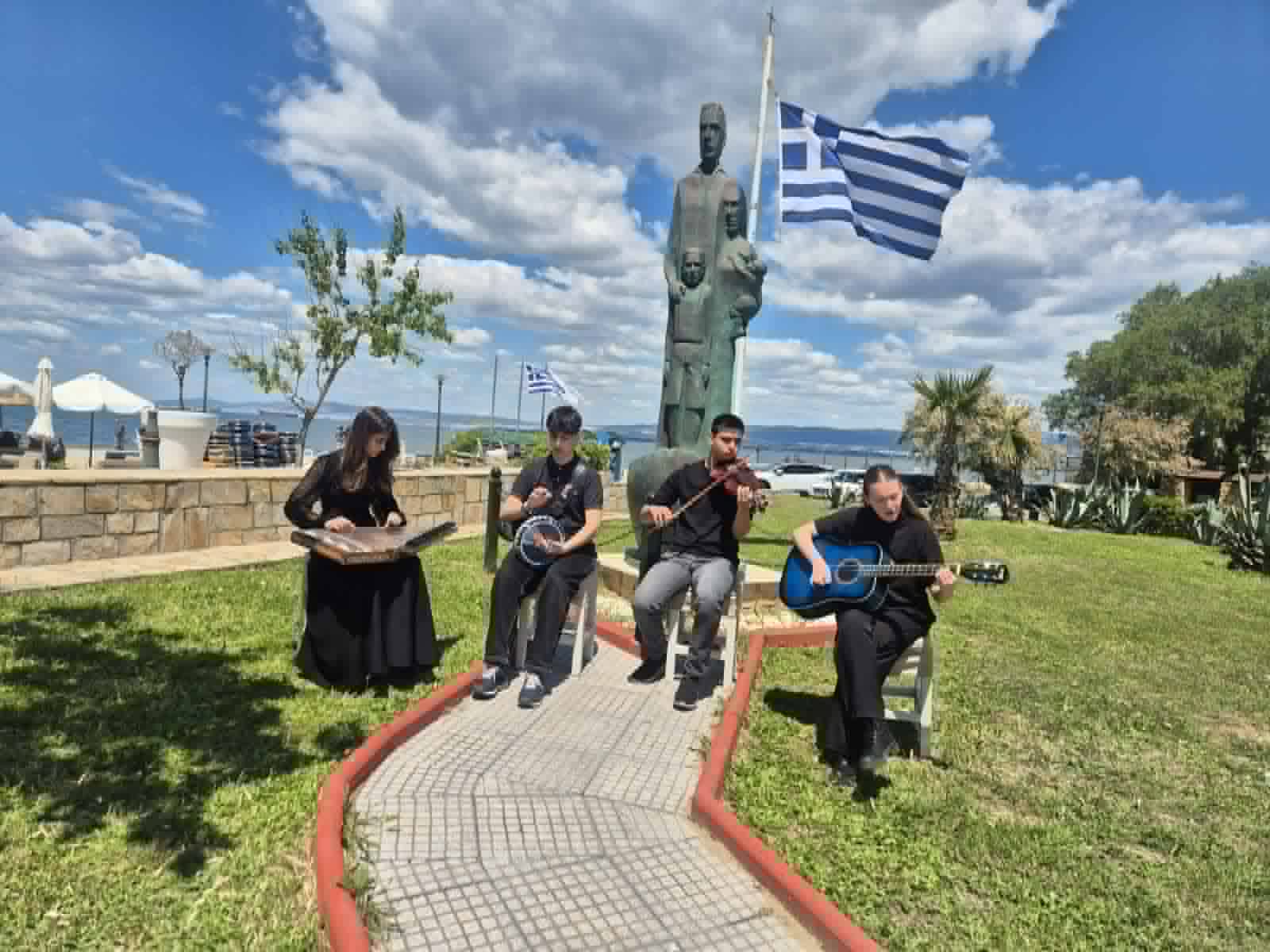 Περαία: Μουσική στη πλατεία Μνήμης (ΒΙΝΤΕΟ)