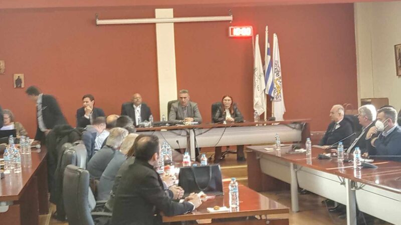 Δημοτικό Συμβούλιο: Καυγάς Μαργαρίτη-Μπάρμπα για το Αρχιγένειο