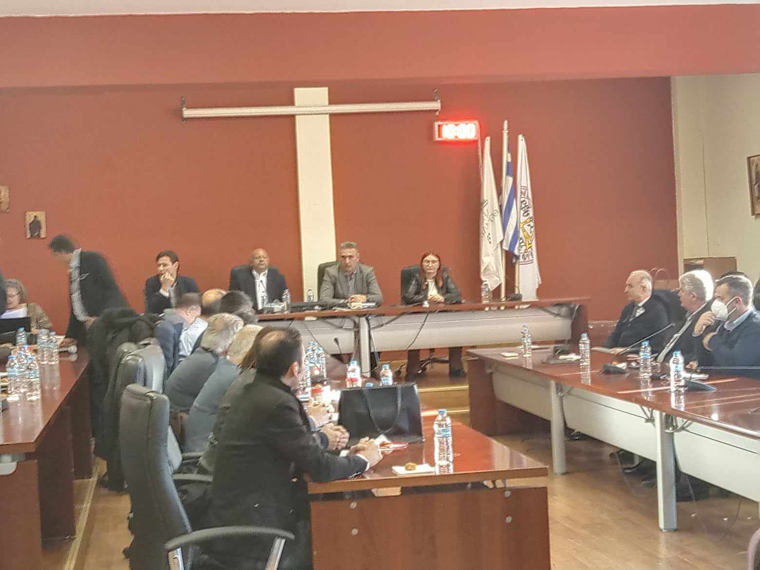 Δημοτικό Συμβούλιο: Καυγάς Μαργαρίτη-Μπάρμπα για το Αρχιγένειο