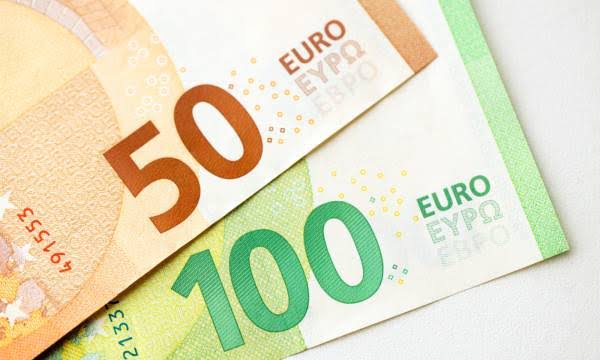 Οικονομική ανάσα με 150€ σε οικογένειες με παιδιά – Τι πρέπει να γνωρίζετε (ΒΙΝΤΕΟ)