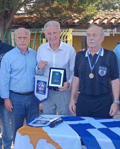 Συγκινητική βράβευση του Ντίνου Κούη στην Επανομή (ΦΩΤΟΡΕΠΟΡΤΑΖ)