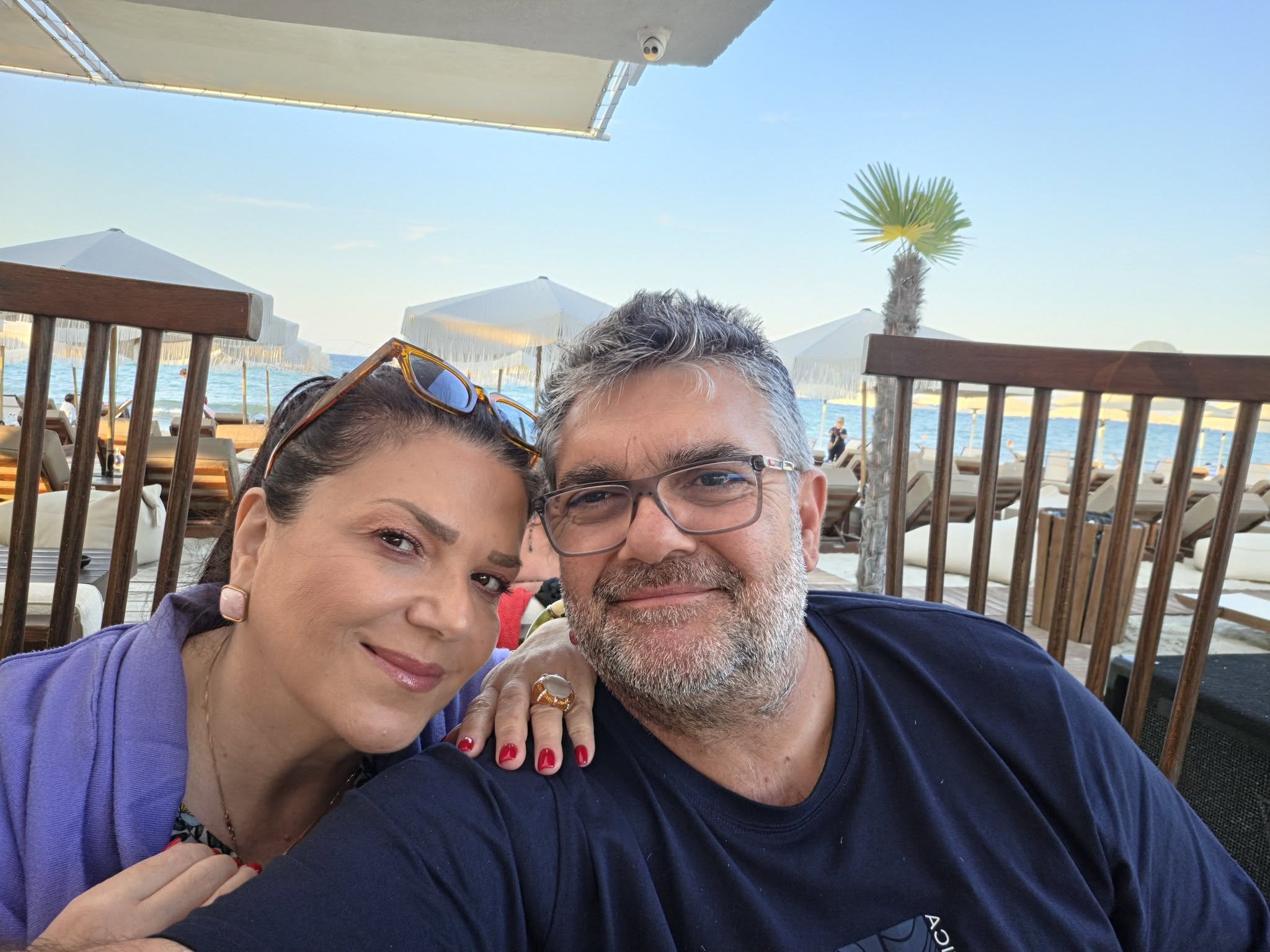 Η αφιέρωση του Σάκη Κουτσουρά στην Πάττη Πασχαλίδου για τα 30 χρόνια του γάμου τους