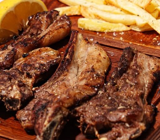 Στη “Προβατίνα”: Παϊδάκια όπως πρέπει…