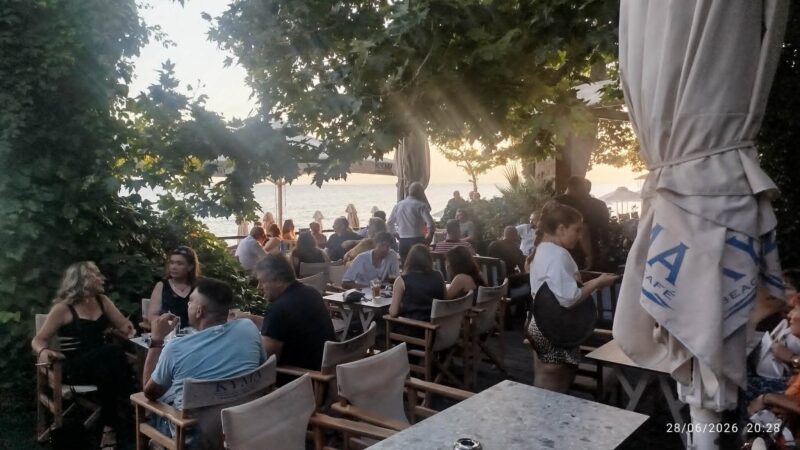 ΝΔ-ΔΗΜΤΟ Θερμαϊκού: Χαλαρή συνάντηση δίπλα στο… ΚΥΜΑ! (ΦΩΤΟΡΕΠΟΡΤΑΖ)