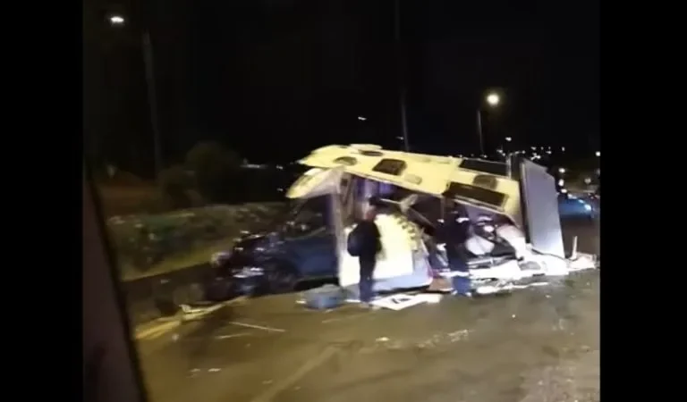 Κ. Σχολάρι: Αυτοκίνητο έπεσε πάνω σε τροχόσπιτο-Δύο άτομα στο νοσοκομείο