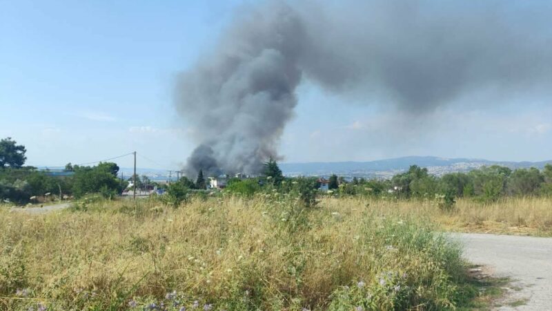 Σε ύφεση η πυρκαγιά