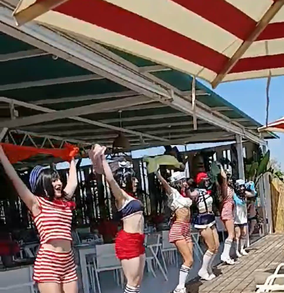 Χαμός! Πάρτυ αλά ελληνικό σινεμά στο Melissa!! (BINTEO)