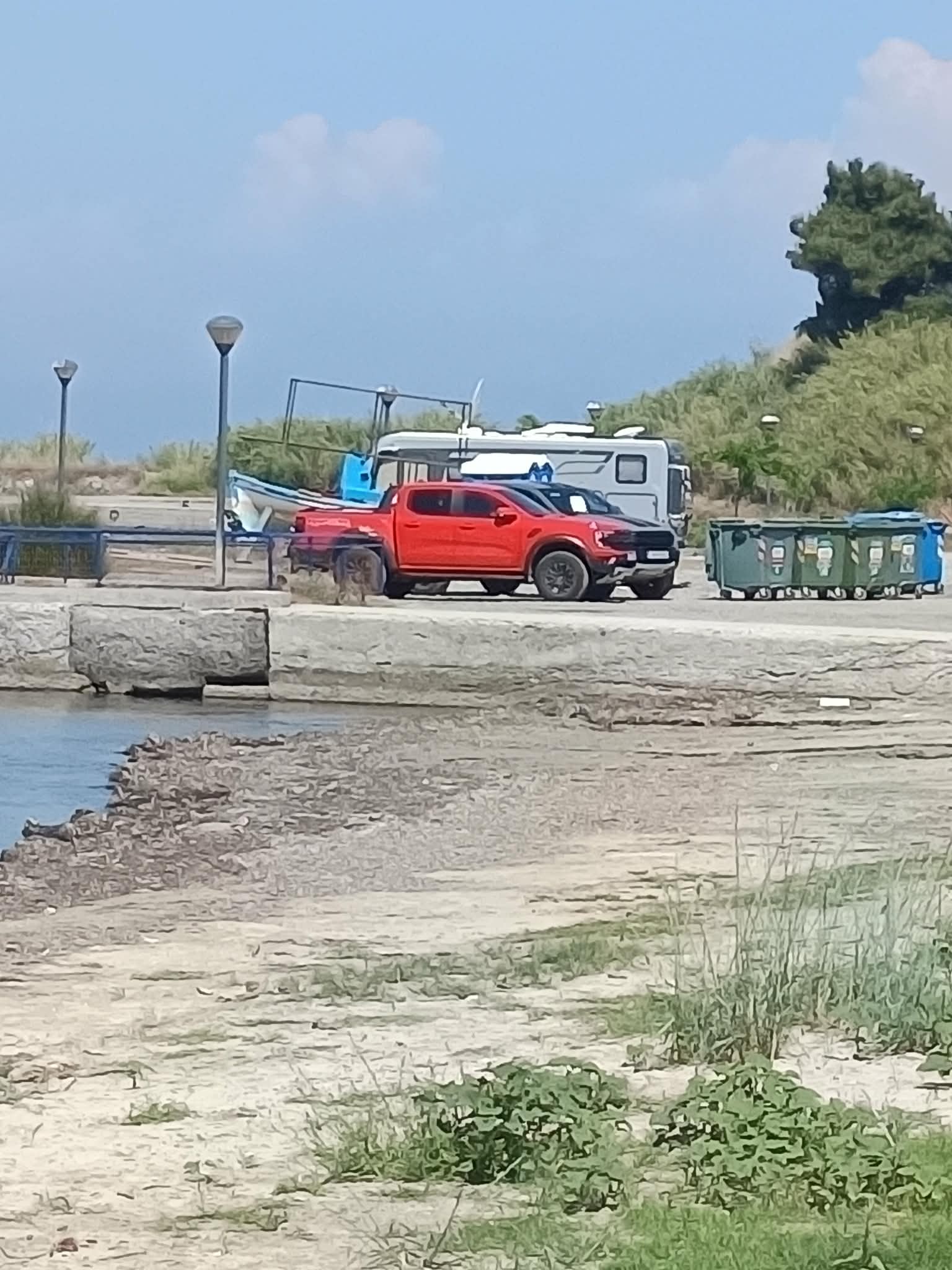 Για να μην υπάρχει η παραμικρή αμφιβολία: Σήμερα στη Παραλία Επανομής, η αμμοληψία σε πλήρη εξέλιξη… (ΦΩΤΟΡΕΠΟΡΤΑΖ)