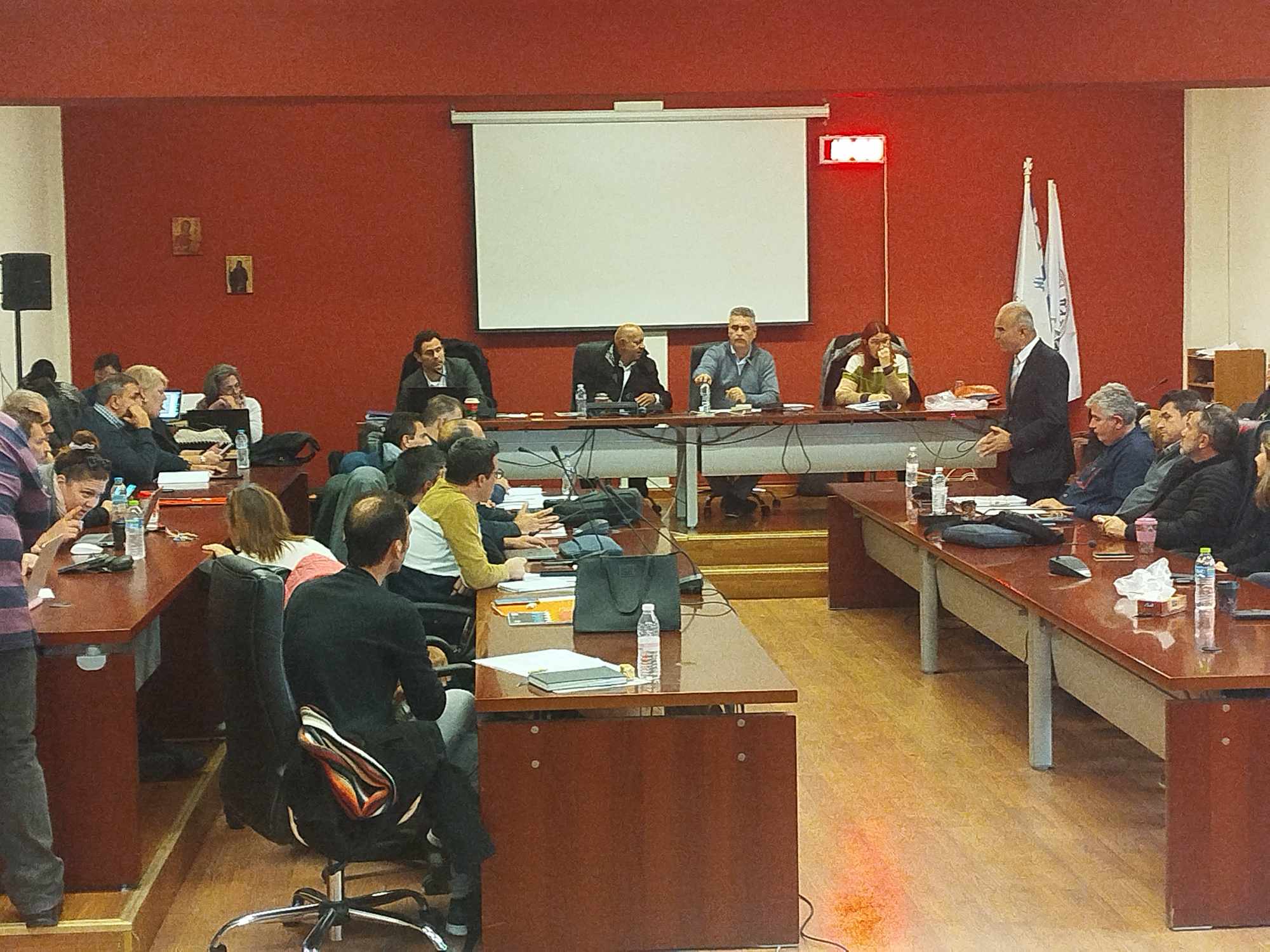 Σε ήρεμους τόνους η Λογοδοσία για το θέμα της Αγίας Τριάδας